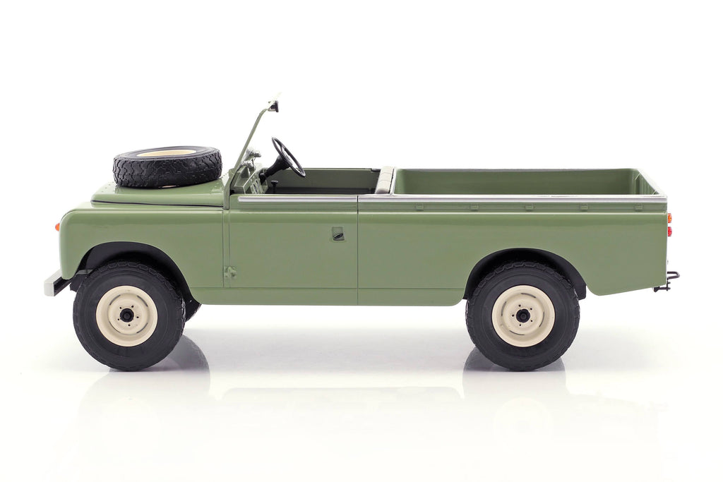 Green Collectible Miniature Car S90913